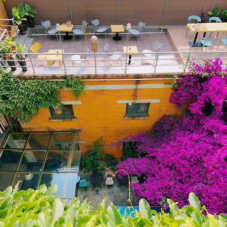 The Cloudland International Youth Hostel Close To The City Center,10 Min Walks To The Subway, Close To The Night Market, Old Street, Green Lake, English-Speaking Service, Free Activity Convenient Payment And Visa Cards Are Accepted Côn Minh Ngoại thất bức ảnh