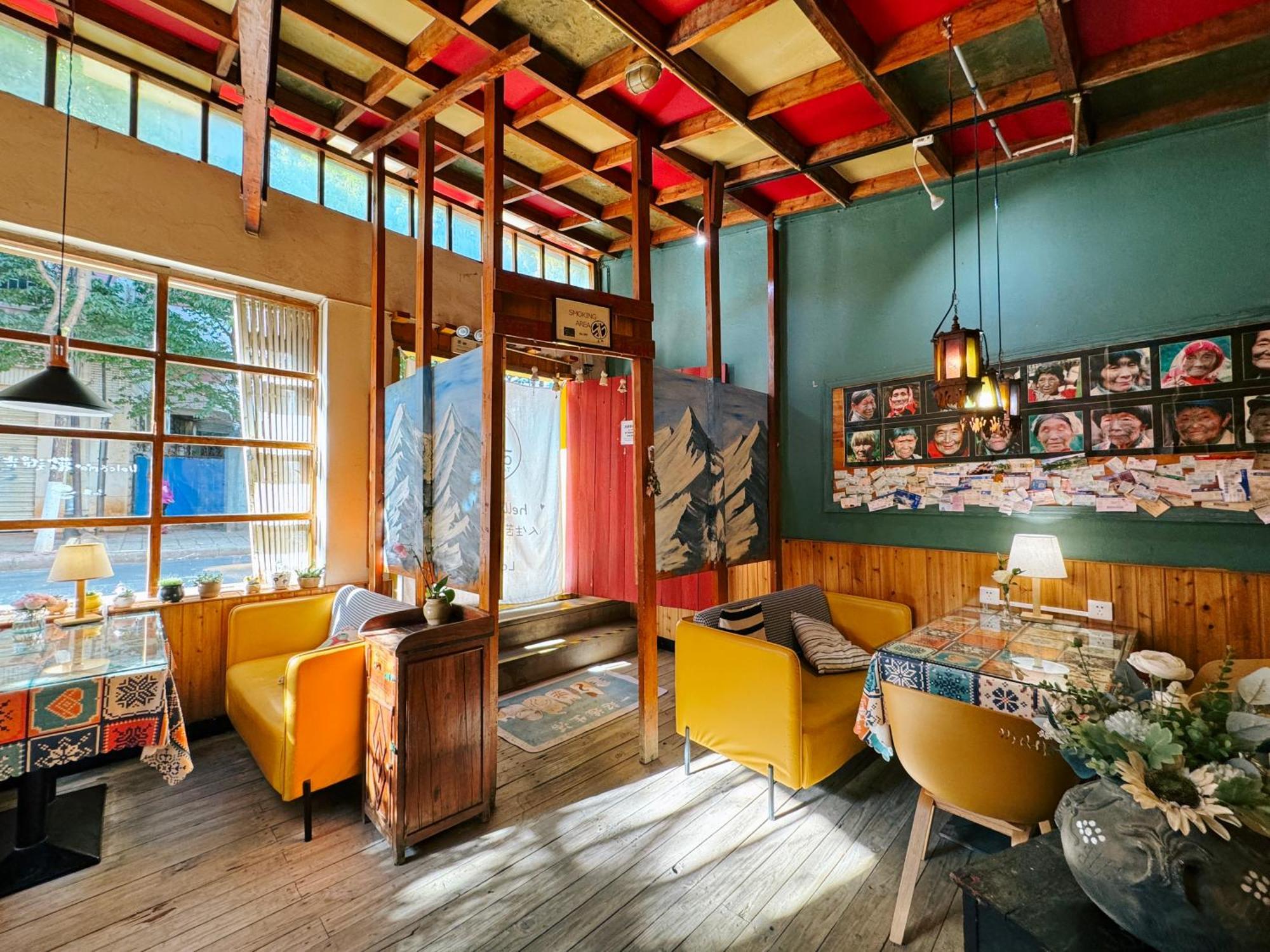 The Cloudland International Youth Hostel Close To The City Center,10 Min Walks To The Subway, Close To The Night Market, Old Street, Green Lake, English-Speaking Service, Free Activity Convenient Payment And Visa Cards Are Accepted Côn Minh Ngoại thất bức ảnh
