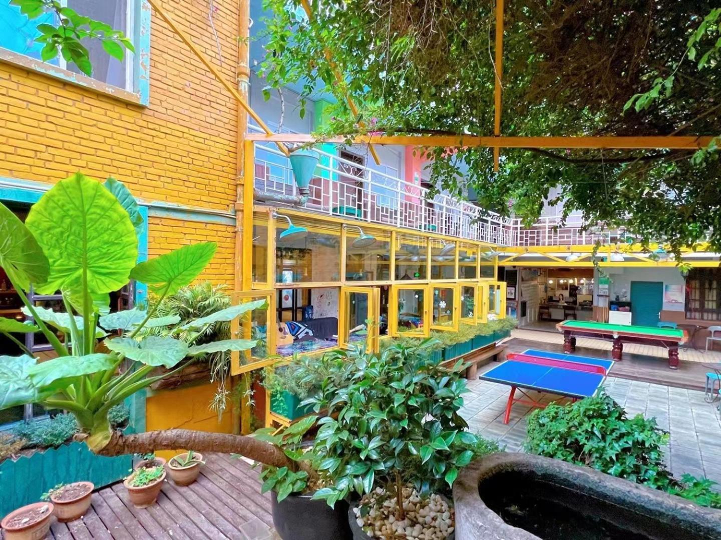 The Cloudland International Youth Hostel Close To The City Center,10 Min Walks To The Subway, Close To The Night Market, Old Street, Green Lake, English-Speaking Service, Free Activity Convenient Payment And Visa Cards Are Accepted Côn Minh Ngoại thất bức ảnh