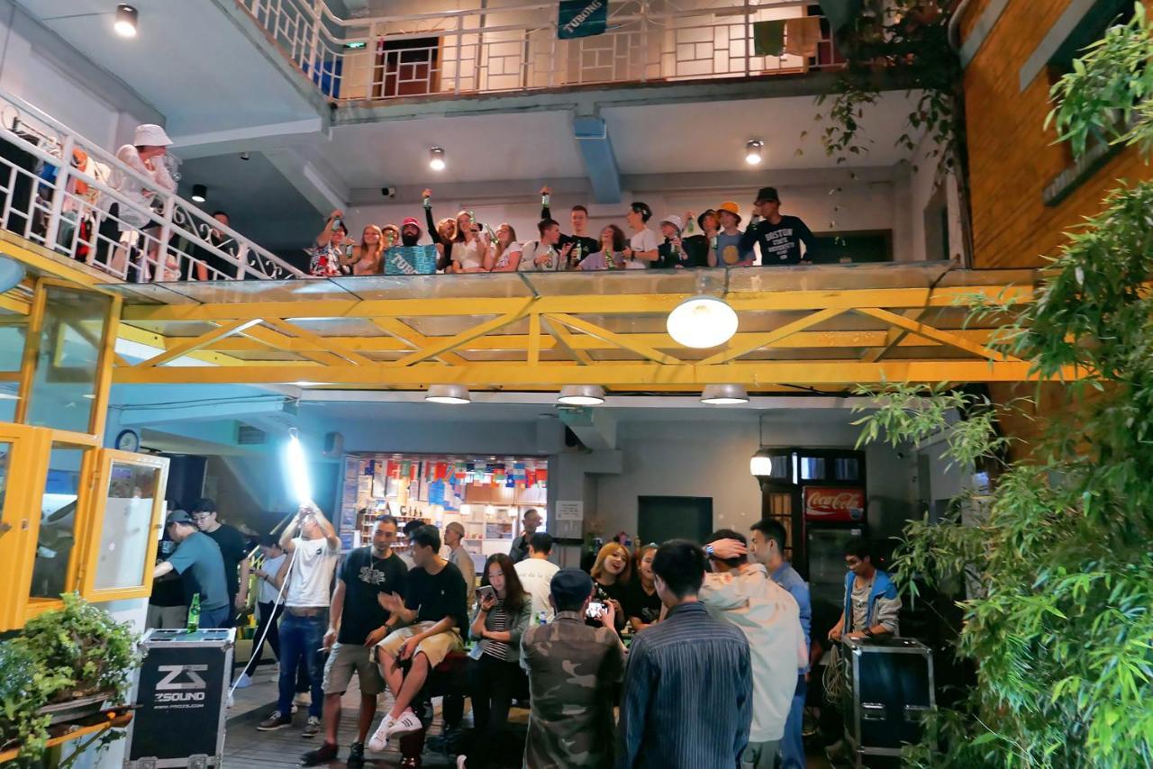 The Cloudland International Youth Hostel Close To The City Center,10 Min Walks To The Subway, Close To The Night Market, Old Street, Green Lake, English-Speaking Service, Free Activity Convenient Payment And Visa Cards Are Accepted Côn Minh Ngoại thất bức ảnh